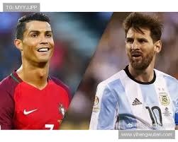 维尼修斯又遭种族歧视，对手球迷当他面模仿猴子动作