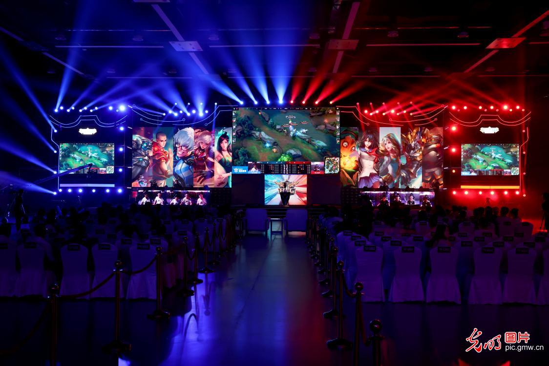 更是一个团 更是一个团